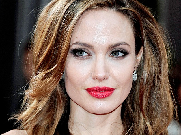 Inspirational Celebrities Who Dealt with Breast Cancer Beautifully