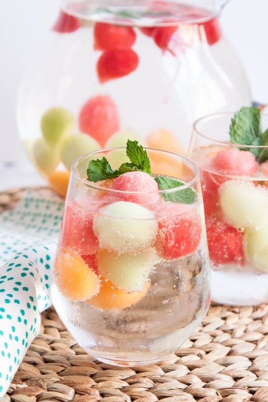 Natural, Healthy, Pretty and Refreshing Summer Drinks
